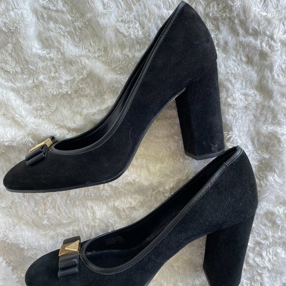GENTLY USED MICHAEL KORS CAROLINE PUMP CLASSIC BLACK 8 - Picture 3 of 7